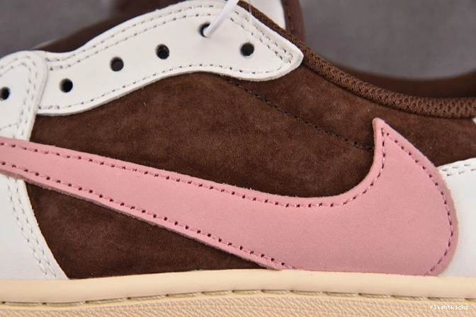 SP x Low DZ4137-206 1 Scott Travis OG AJ 0817